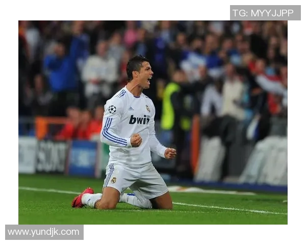 C罗皇马泡面头高清头像展现球场风采与个性魅力